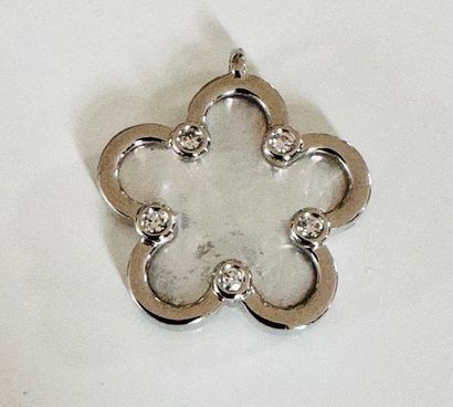 White gold 750°/°° clover pendant set with...