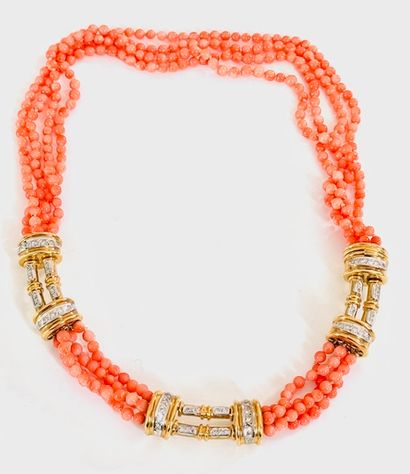COLLAR 4 rows of angel skin coral beads interspersed...