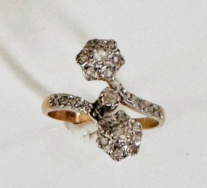 1900. Toi et Moi ring in 750°/°° pink gold...