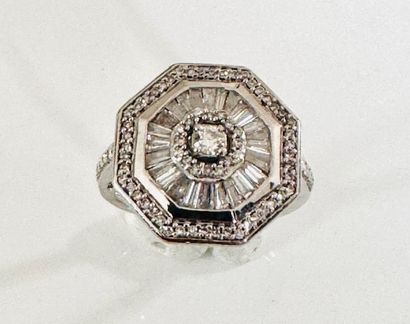 Octagonal ring in white gold 750°/°° set...
