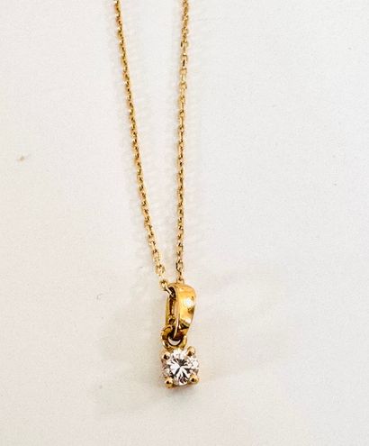 Yellow gold 750°/°° PENDANT set with a 0ct20...