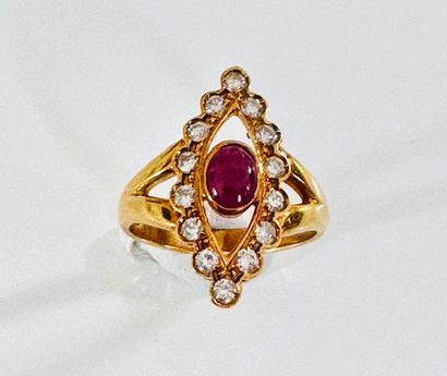 Marquise ring in hollowed-out 750°/°° yellow...