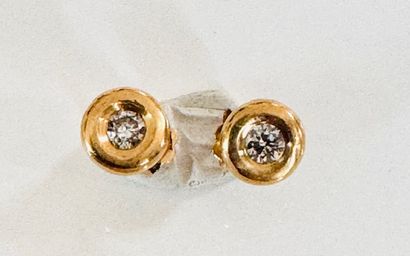 PAIR OF EAR PUCKS in yellow gold 375°/°°...