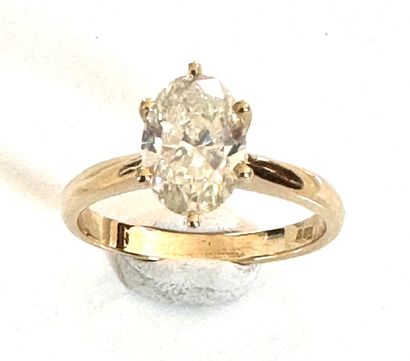 BAGUE en or jaune 585°/°° ornée d’un diamant...