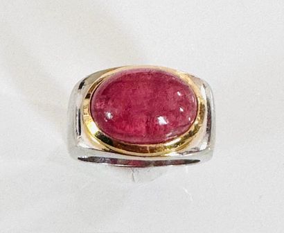 2-gold ring 750°/°° set with a cabochon tourmaline....
