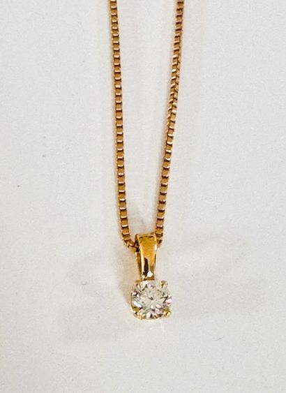 Yellow gold 750°/°° PENDANT set with a 0ct40...