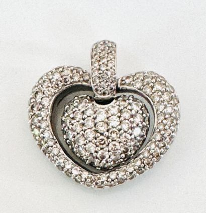 PENDENTIF cœur en or blanc 750°/°° orné d’un...