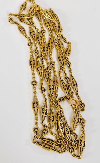 18th century. WATCH CHAIN or sautoir in filigree...