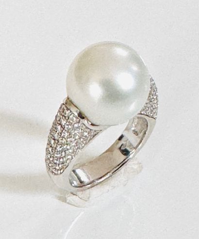 DOME RING in white gold 750°/°° set with...