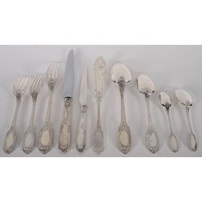 SUPERBE MENAGERE de 146 pièces dans son coffret...