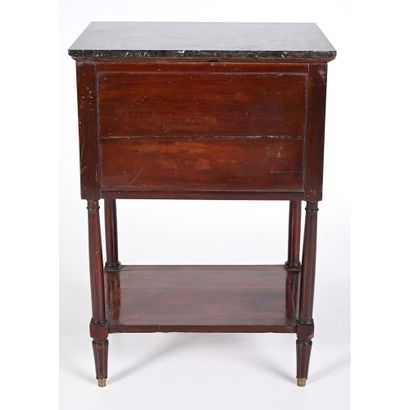 TABLE DE SALON DIRECTOIRE en acajou et placage...