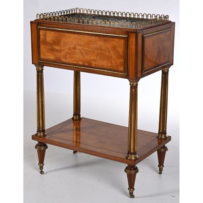 AVRIL. JARDINIERE LOUIS XVI en acajou et...