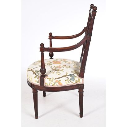 Georges JACOB. JOLI FAUTEUIL DE BUREAU LOUIS...
