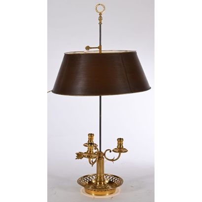 LAMPE BOUILLOTTE LOUIS XVI en bronze doré...