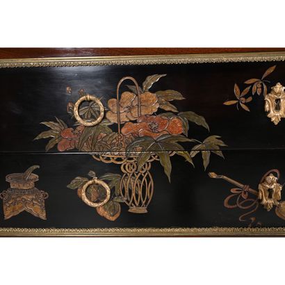 RARE COMMODE LOUIS XVI de forme rectangulaire...