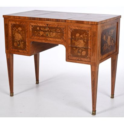 DESTER. COIFFEUSE LOUIS XVI à caissons toutes...