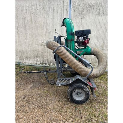 Aspirateur à feuilles gruau sur châssis année...