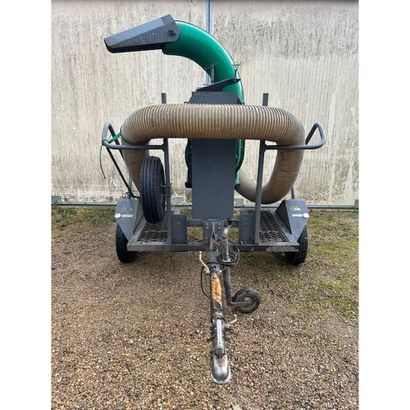 Aspirateur à feuilles gruau sur châssis année...