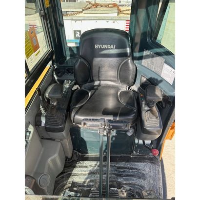 Mini pelle Hyundai r25z-9a année 2019 environ...