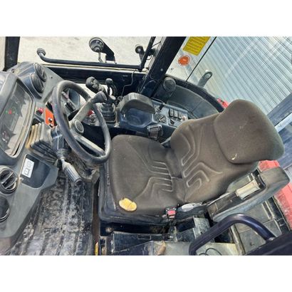 Chargeuse sur Kubota r065 hw équipé fourche...