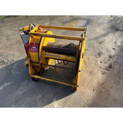 Treuil marque huchez 380 volts.(Ce lot sera...