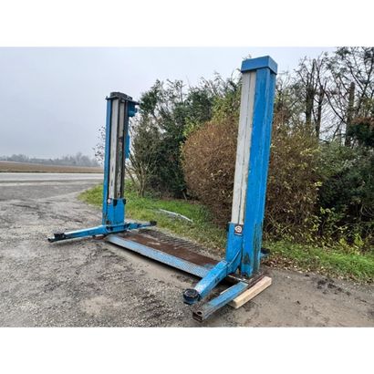 Pont 2 colonnes RAVAGLIOLI 380 V 2 Tonnes....