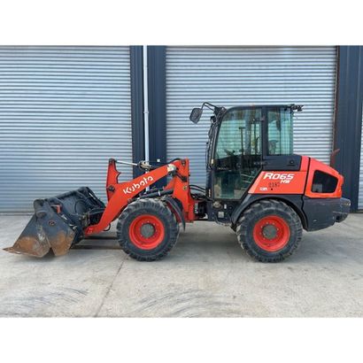 Chargeuse sur Kubota r065 hw équipé fourche...