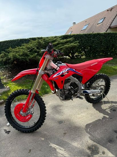 Moto Honda 450 crf modèle 2022. (Ce lot sera...