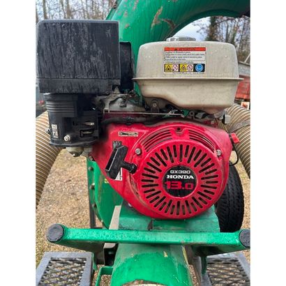Aspirateur à feuilles gruau sur châssis année...