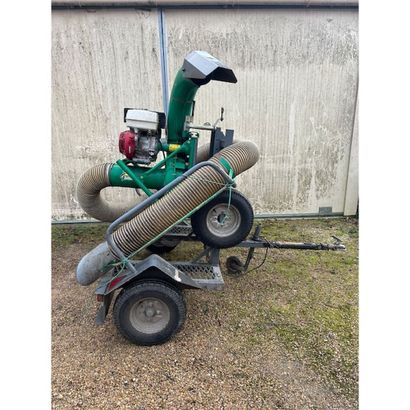 Aspirateur à feuilles gruau sur châssis année...
