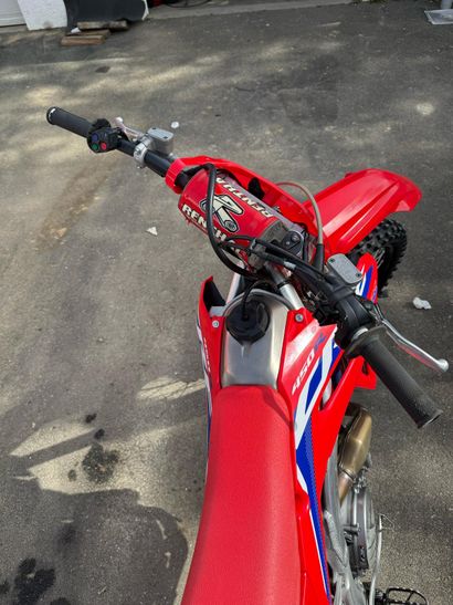 Moto Honda 450 crf modèle 2022. (Ce lot sera...