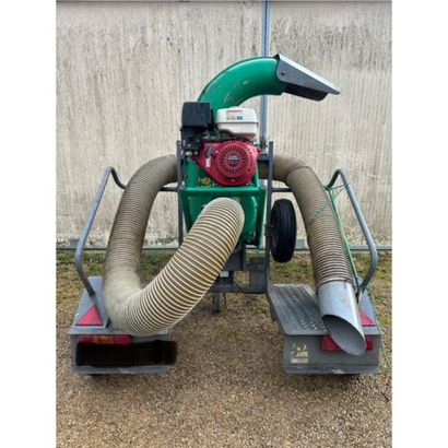 Aspirateur à feuilles gruau sur châssis année...
