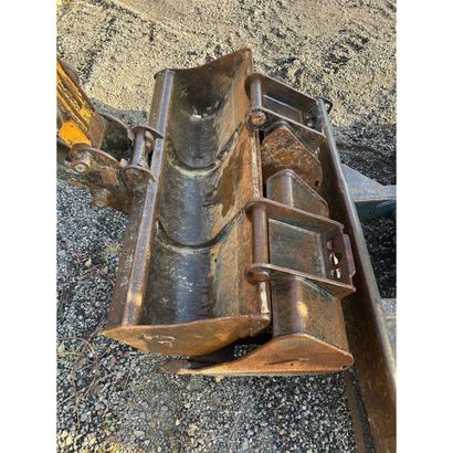 Mini pelle Hyundai r30z-9 année 2016 environ...