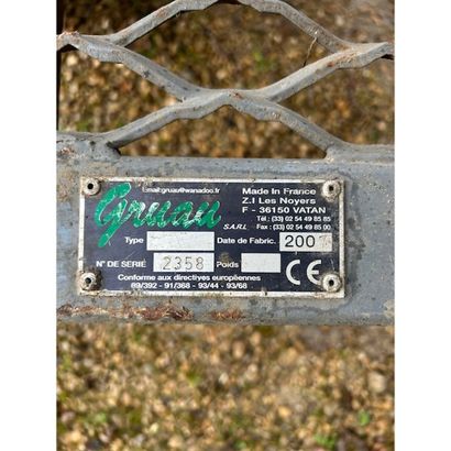 Aspirateur à feuilles gruau sur châssis année...