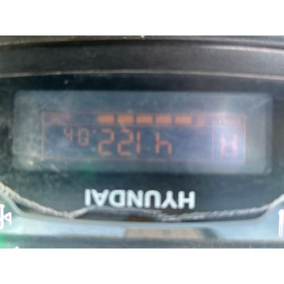 Mini pelle Hyundai r30z-9 année 2016 environ...