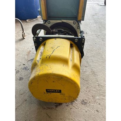 Treuil unelec 380 volts. (Ce lot sera vendu...