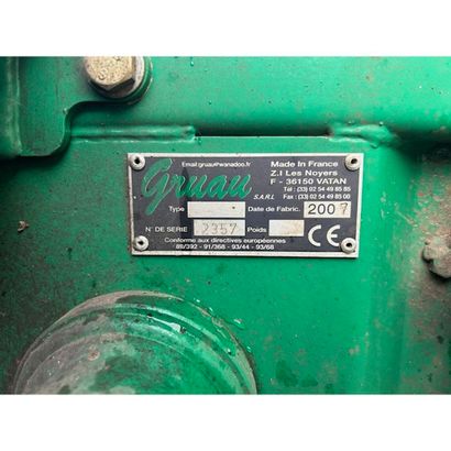 Aspirateur à feuilles gruau sur châssis année...