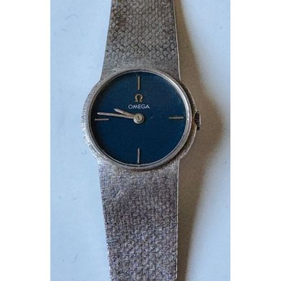 OMEGA. Ladies' watch in white gold. Round...