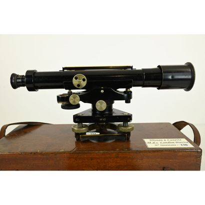 LOT including 1 LUNETTE LEVELER My II n°113...