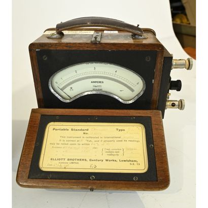 LOT including 1 WATTMETER/AMPEREMETER/VOLTMETER...
