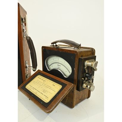 LOT including 1 WATTMETER/AMPEREMETER/VOLTMETER...