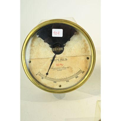 LOT comprenant 1 VOLTMETRE APERIODIQUE de...