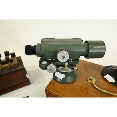 LOT including 1 WATTS TOPOGRAPHIC LEVEL in...