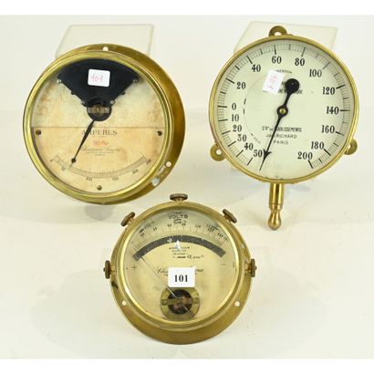 LOT comprenant 1 VOLTMETRE APERIODIQUE de...