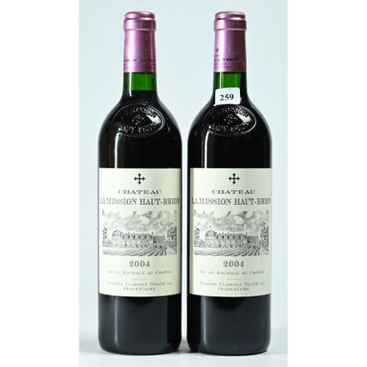 2 Btles Château LA MISSION HAUT BRION, 2...