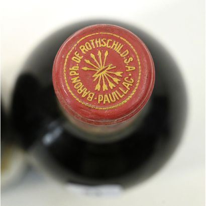 2 Btles Château MOUTON ROTHSCHILD, 1981....