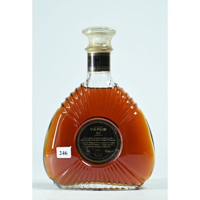 1 Btle de Cognac CAMUS XO dans un beau f...