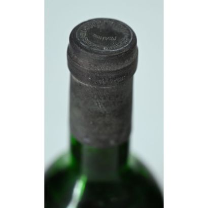 3 Btles Château MARGAUX, 1976. (Une avec...