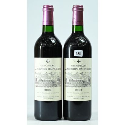2 Btles Château LA MISSION HAUT BRION, 2...