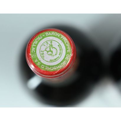 3 Btles Château MOUTON ROTHSCHILD, 1988....